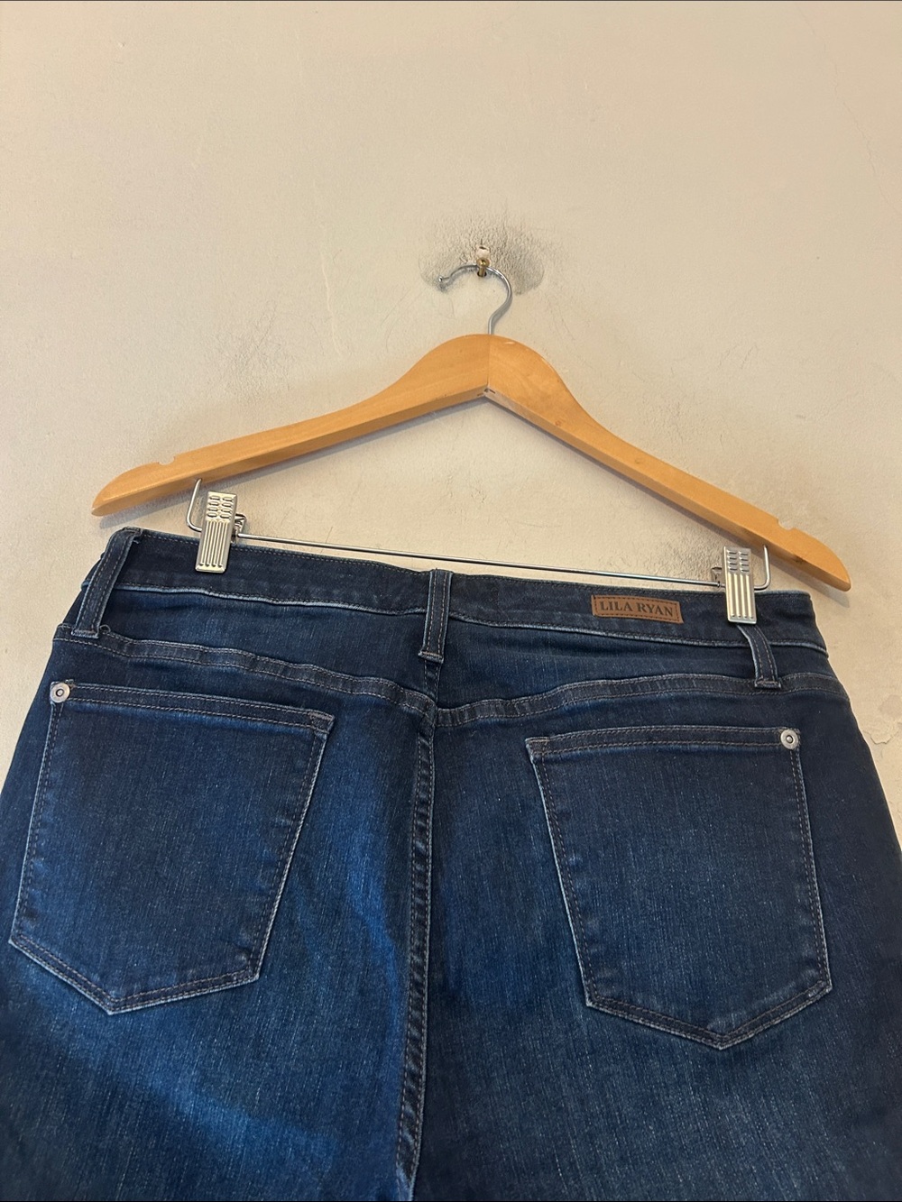 LILA RYAN Dark Navy Straight mid rise ankle Jean The Ava Size 32 EUC - Picture 5 of 9
